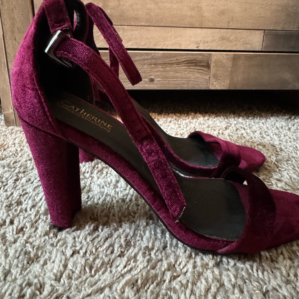 Velvet Maroon Heels Size 9 - Picture 3 of 5